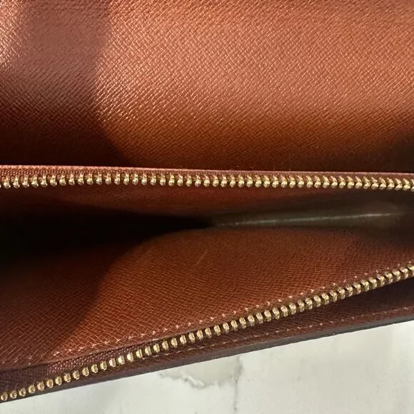 Vintage Louis Vuitton Monogram Sarah Wallet - Picture 10 of 12